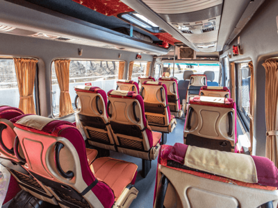 Bus z systemem DVD dla pasażerów