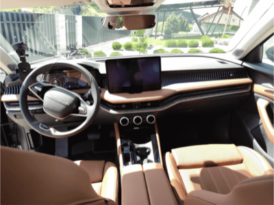 Skoda minibus - tył pojazdu